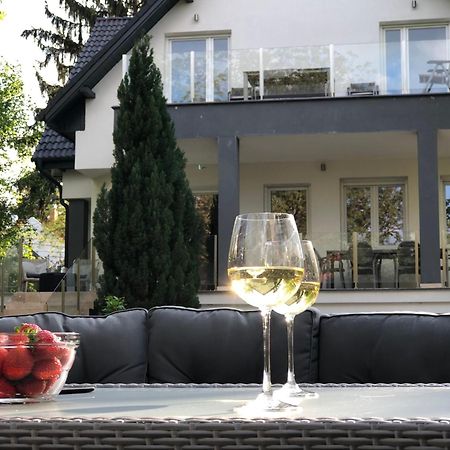 Green Buda Valley: Holiday Home With Garden Budapest Exterior photo