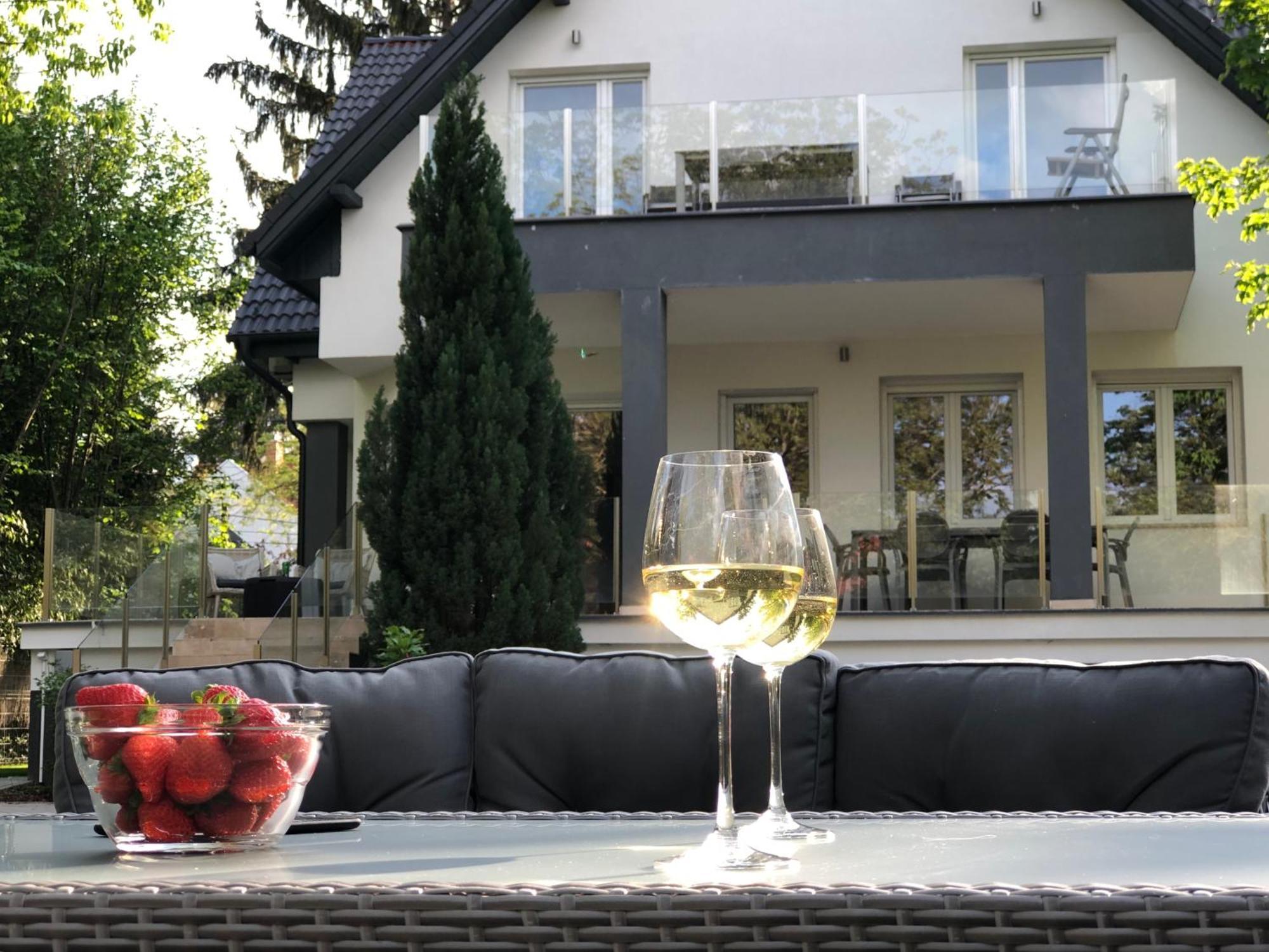 Green Buda Valley: Holiday Home With Garden Budapest Exterior photo