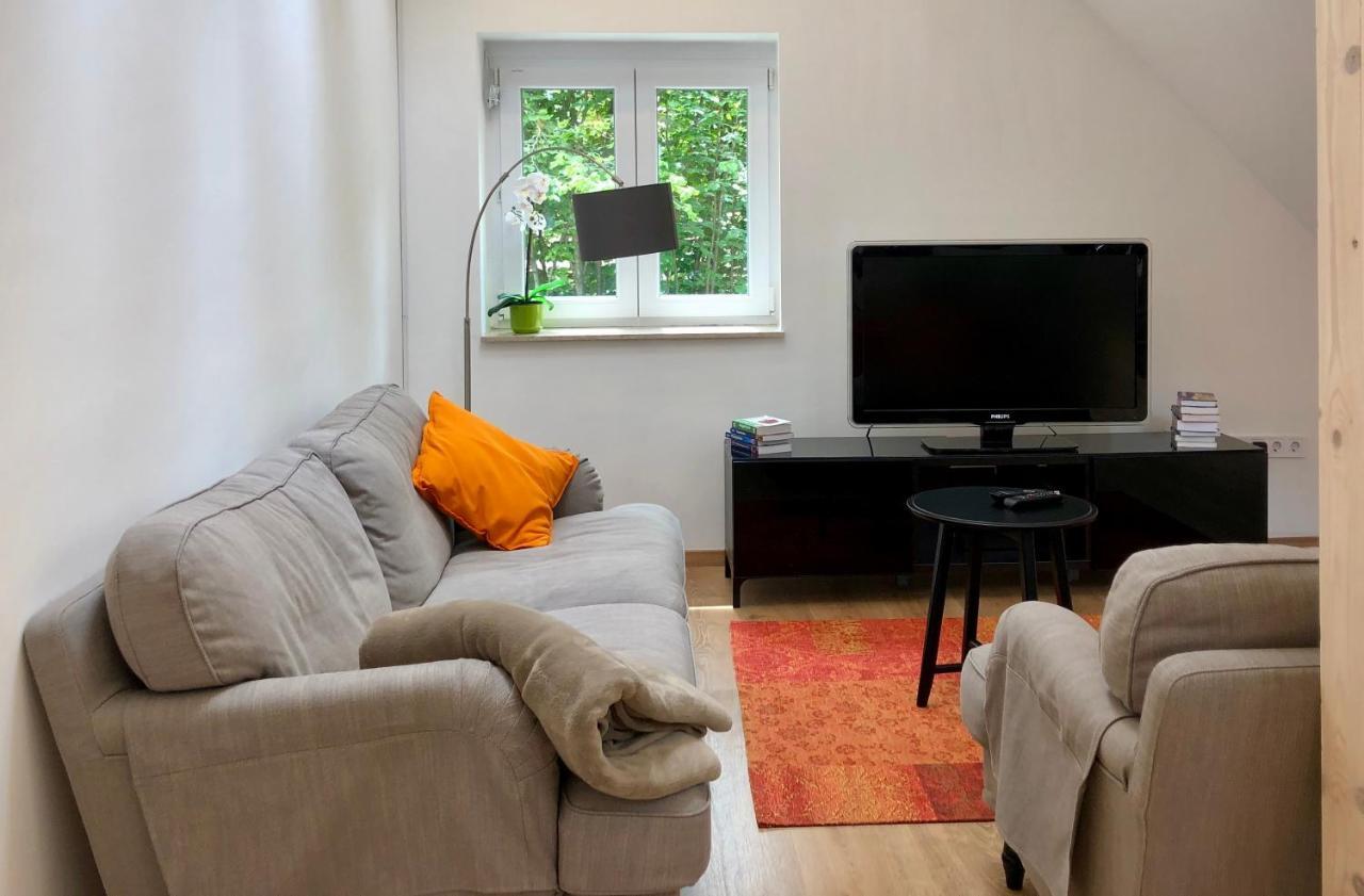 Green Buda Valley: Holiday Home With Garden Budapest Exterior photo