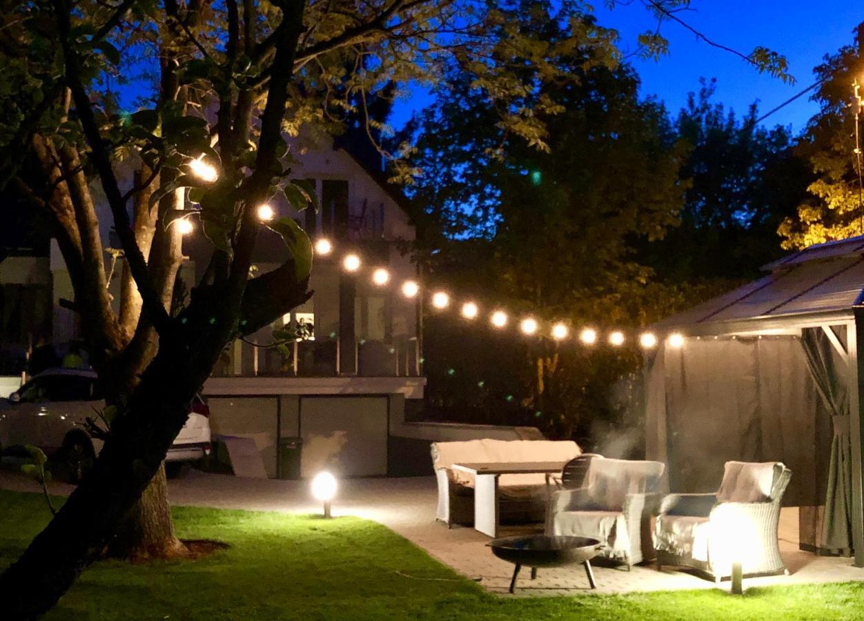 Green Buda Valley: Holiday Home With Garden Budapest Exterior photo