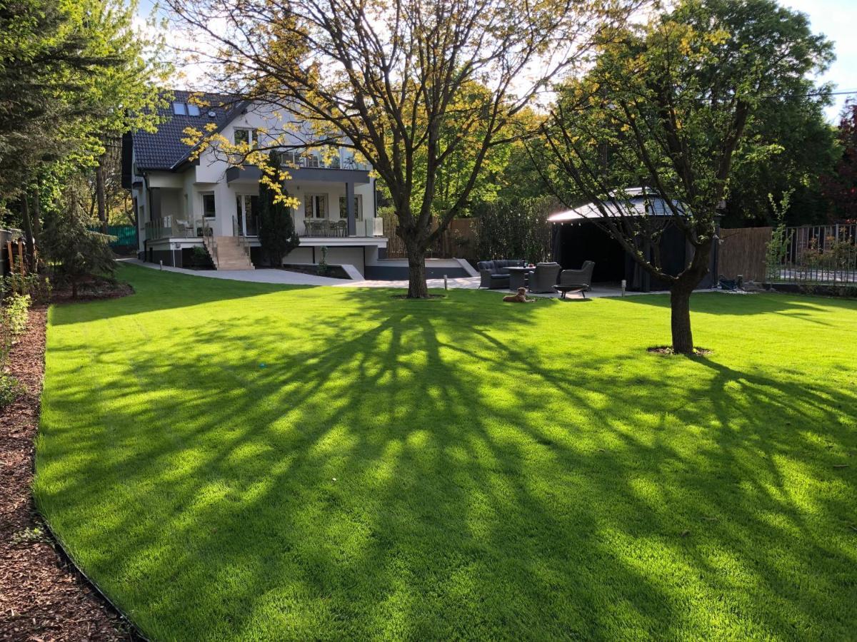 Green Buda Valley: Holiday Home With Garden Budapest Exterior photo