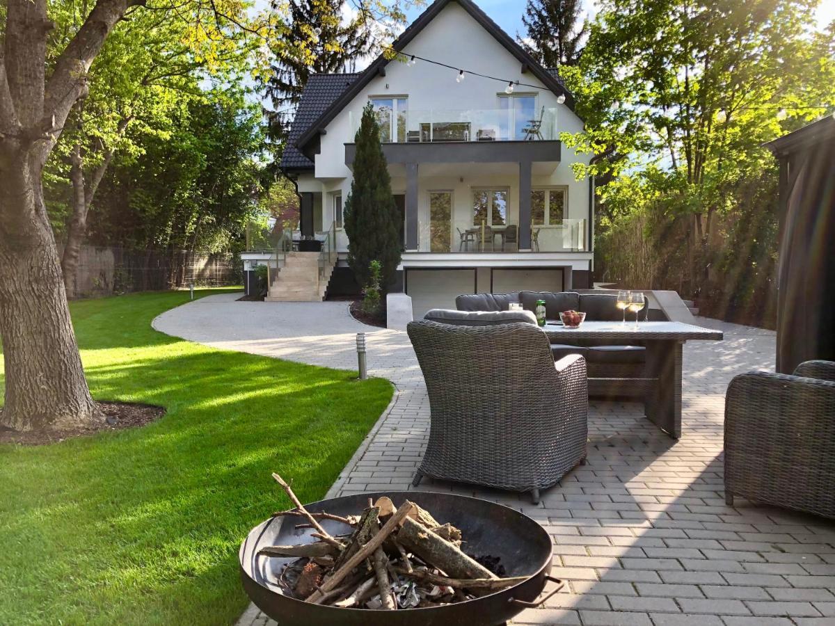 Green Buda Valley: Holiday Home With Garden Budapest Exterior photo